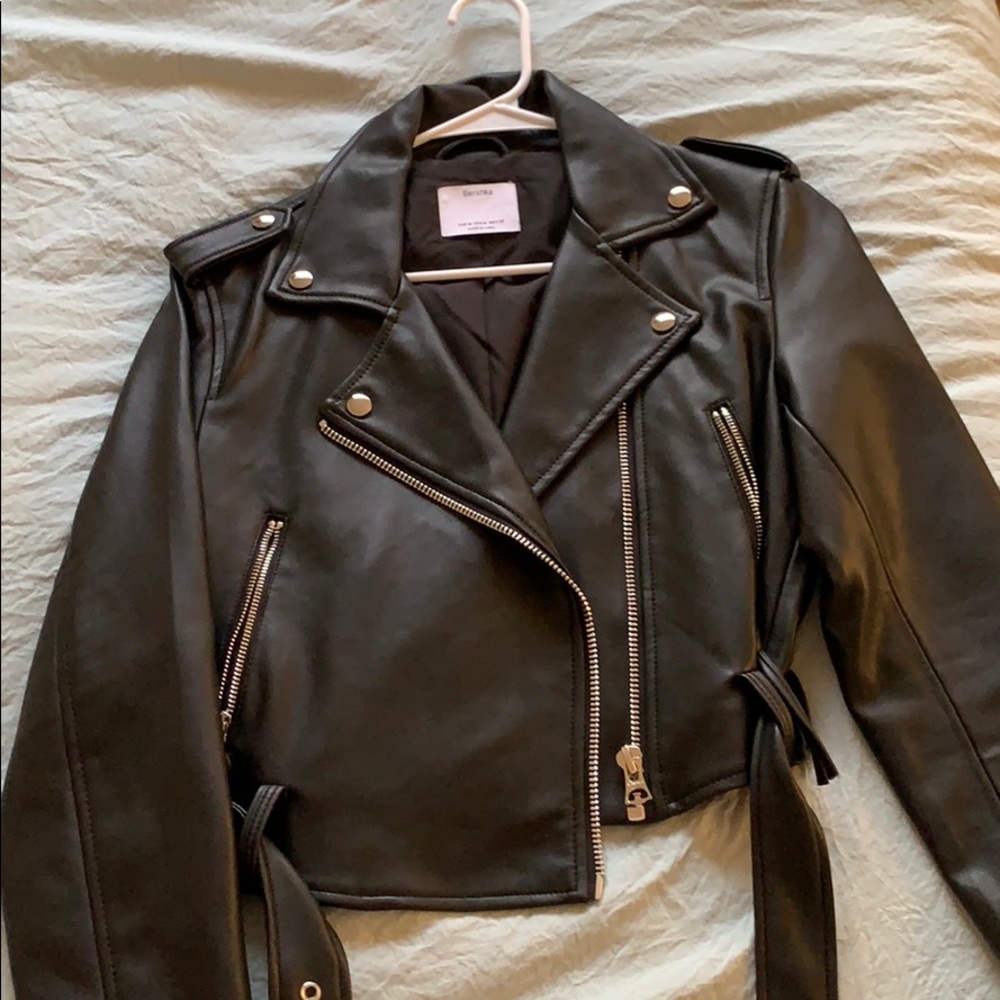 Cropped leather jacket
